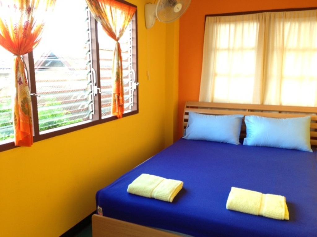 Chambre Double Standard avec Ventilateur et Salle de Bains Commune